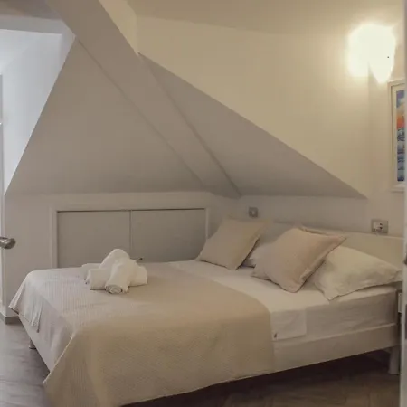 Apartment Marcantun Spalatum In Diocletian Palace